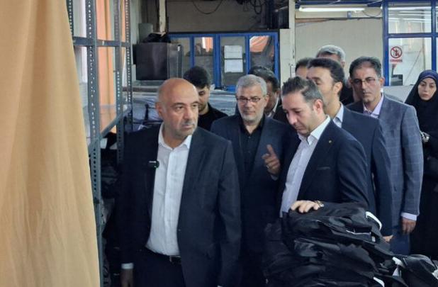 وزیر تعاون از کارخانه پوشاک احیاشده در کرج بازدید کرد