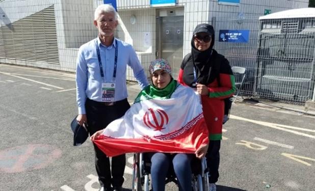 نقره پارادوومیدانی جهان برگردن بانوی ایرانی