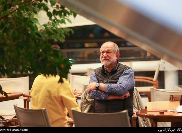 استقبال هنرمندان از پیکر آتیلا پسیانی در فرودگاه/ آقای بازیگر بعد از چند روز به ایران رسید + عکس