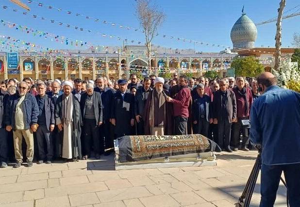 پیکر استاندار اسبق فارس در حرم شاهچراغ(ع) به خاک سپرده شد