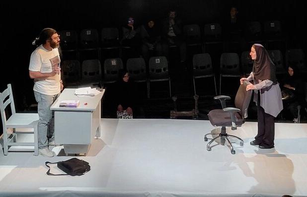 «دراماتورژ»؛ بازنمایی دغدغه‌های هنری و نقد صادقانه فضای تئاتر اصفهان