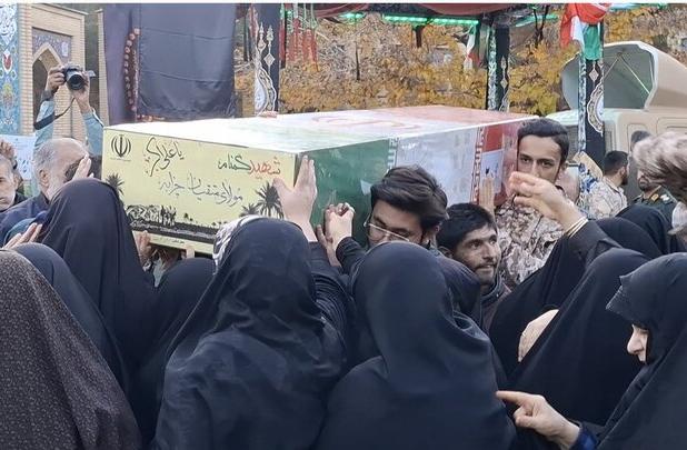 عطرافشانی گلزار شهدای شاهرود با حضور پیکر شهید گمنام