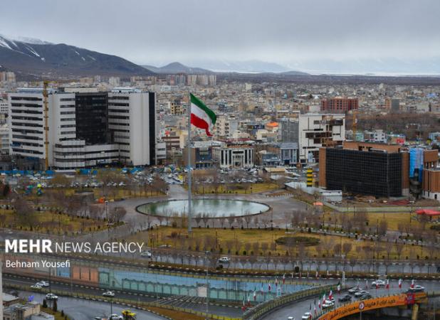 آسمان استان مرکزی صاف تا کمی ابری همراه با وزش باد نسبتا شدید