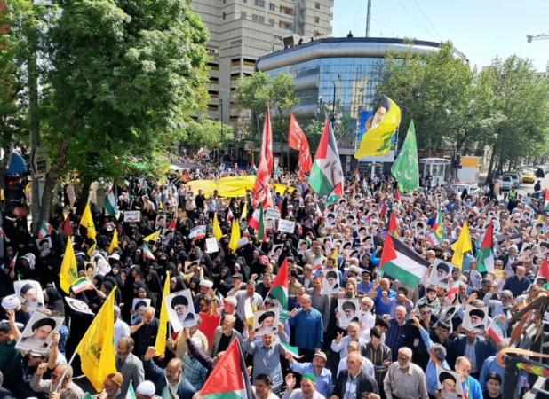 راهپیمایی زائران و مجاوران رضوی در حمایت از مردم مظلوم غزه آغاز شد