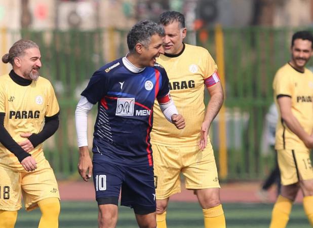 تصویری جالب از پشت صحنه برنامه عادل با حضور علی دایی