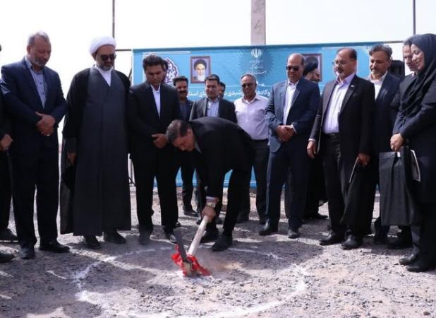 آئین کلنگ‌زنی نیروگاه‌های خورشیدی روستایی در یزد