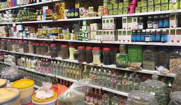 کشف ۸۰۰ فرآورده غیرمجاز در عطاری‌های مشهد طی ۶ ماهه نخست امسال