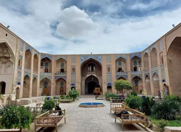 تکذیب خبر نشت آب در کاروانسرای جهانی گنجعلی‌خان کرمان