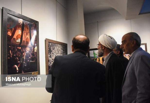 افتتاح هجدهمین نمایشگاه بین‌المللی مهر محرم با آثار عکاسانی از ۱۰ کشور جهان