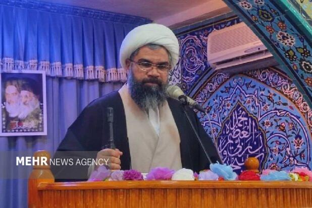 امام جمعه بندرلنگه: ملت ایران هرگز فریب لبخند دشمن را نخواهد خورد