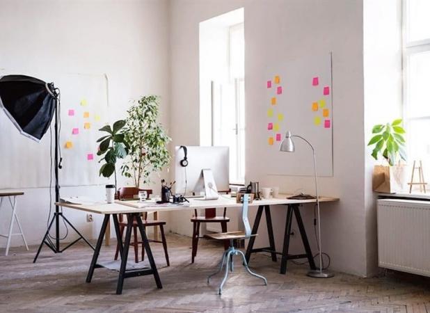 چگونه یک استودیوی خانگی مقرون‌به‌صرفه برای عکاسی حرفه‌ای بسازیم؟