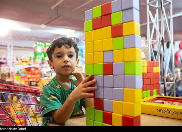 آغاز به کار نمایشگاه ایران‌نوشت با عرضه طرح‌هایی از شهدای اقتدار