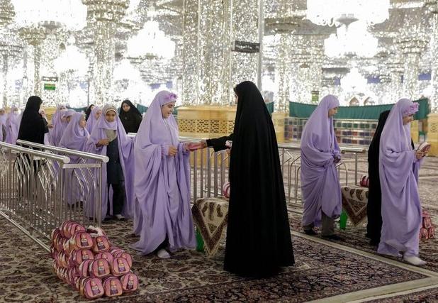 آماده‌سازی ۵۰ هزار بسته فرهنگی ویژه میهمانان جشن تکلیف حرم مطهر رضوی