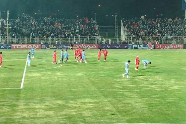 شب ویژه در تبریز؛ تقدیر از علیدوستی و اعتراض‌ها به صحنه پنالتی