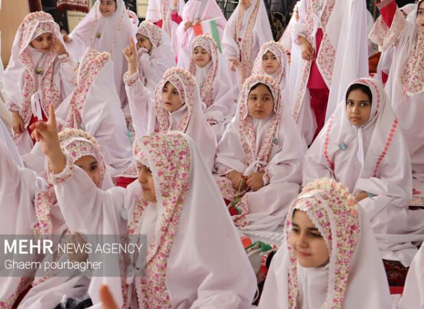 مراسم جشن تکلیف دختران دانش آموز در شفت