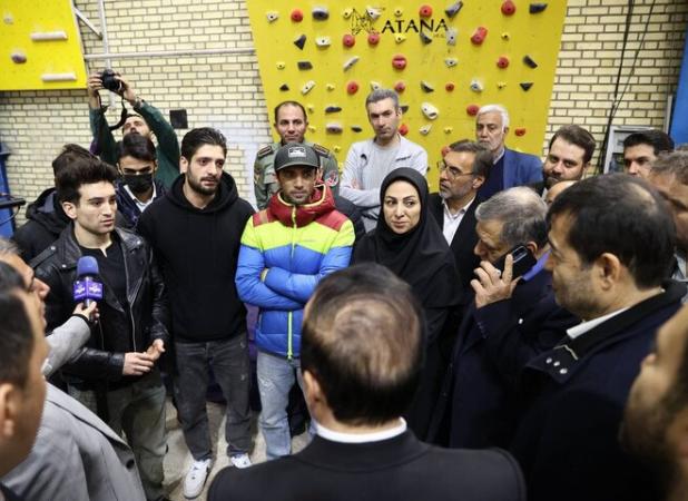 وزیر ورزش از پروژه‌های نیمه‌تمام ورزشی قزوین بازدید کرد