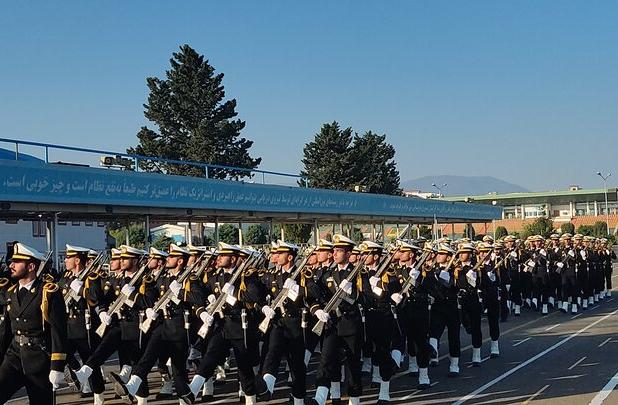 صبحگاه مشترک نیروهای مسلح مازندران به‌مناسبت روز نیروی دریایی