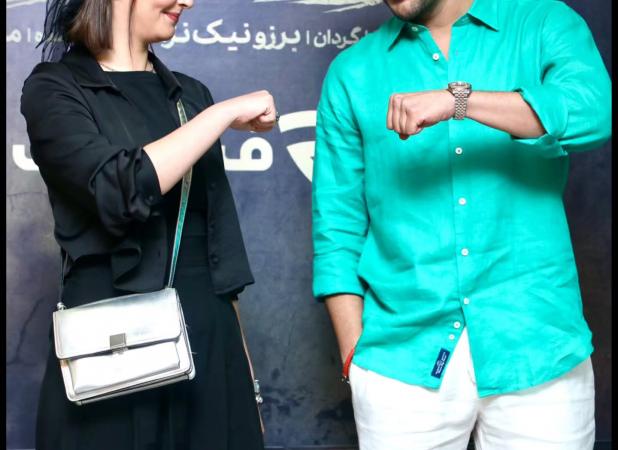 قاب توجه‌برانگیز از سینا و پردیس در یک مراسم هنری