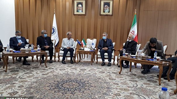 همه برای بهبود شرایط اقتصادی کشور پای کار بیایند