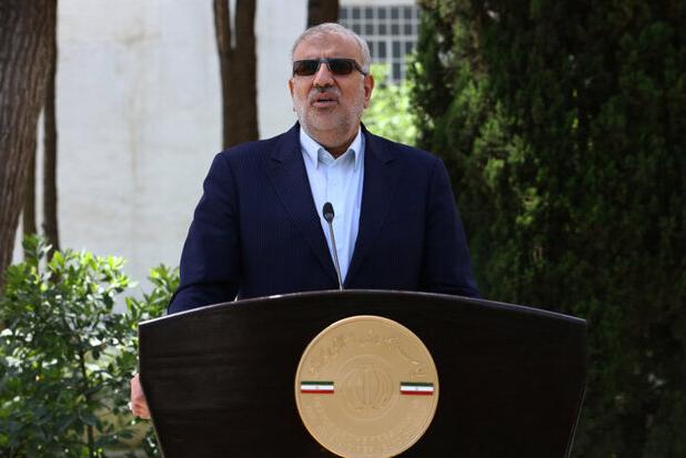 سهمیه بنزین نوروزی نداریم / بنزین داخلی کفاف مصرف را می دهد