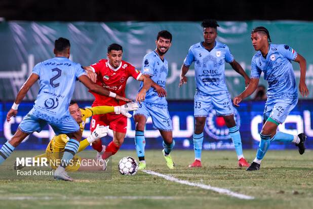 بازگشت پرسپولیس به مسیر پیروزی/ صعود به رده دوم جدول با شکست چادرملو