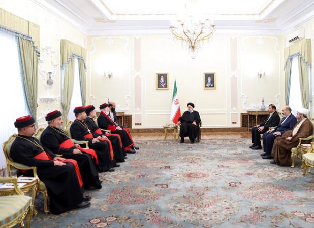 بسیاری از جوامع از نبود اخلاق و ایمان رنج می‌برند