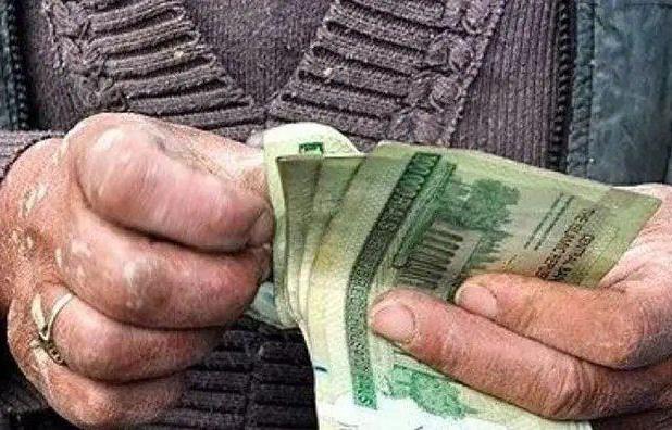 اجبار کارگران ماهر به زباله‌گردی!