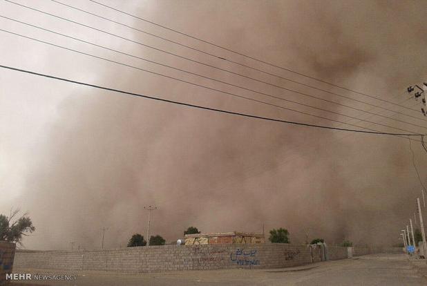 موج گردوخاک از غرب نفس اصفهان را تنگ می‌کند