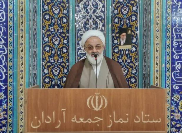 هشدار امام جمعه آرادان درباره توطئه دشمن برای توقف جریان علمی کشور