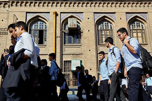 اهداف آموزش و پرورش تربیت صحیح و اسلامی دانش‌آموزان است