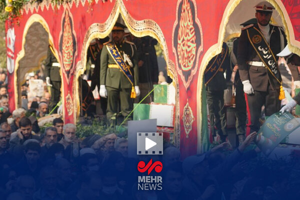 پیکر شهدای گمنام به معراج شهدای تهران رسیدند