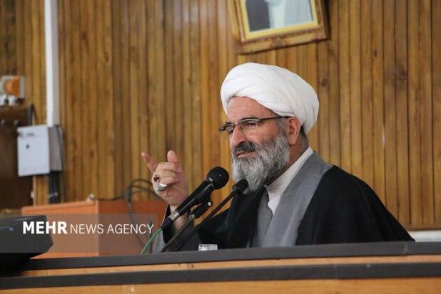 امام جمعه سمنان: مدارس بهترین ظرفیت برای جهاد تبیین و رفع شبهات هستند