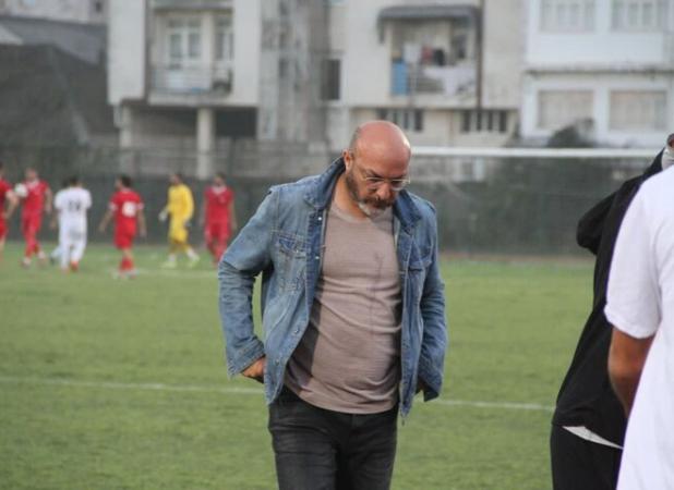 «فرشاد کرمی» از هدایت تیم فوتبال شهرداری آستارا کناره‌گیری کرد