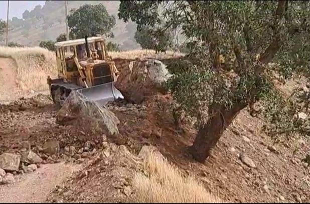 تعریض، تسطیح و رگلاژ جاده روستای چومان از توابع بانه