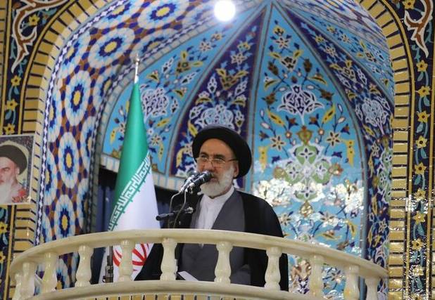 امام جمعه شهرکرد: تهدیدات آمریکا به جایی نمی‌رسد