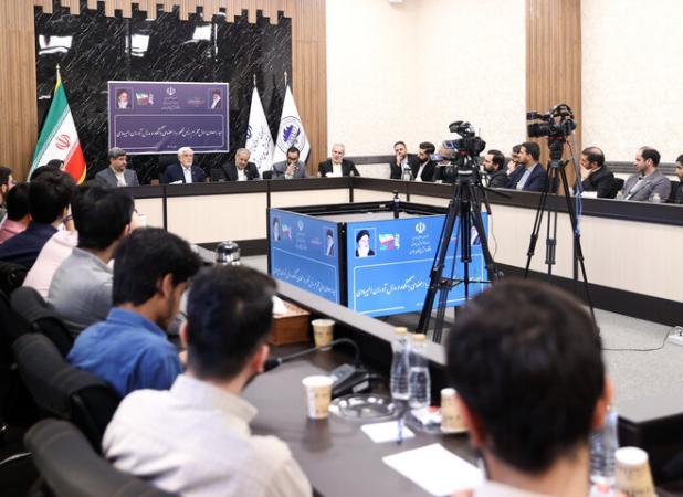 عارف: نخبگان باید در حکمرانی علمی کشور مشارکت داشته باشند