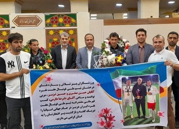 مراسم استقبال از قهرمانان بوشهری تیم فوتبال ۷ نفره برگزار شد