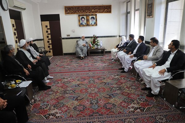 امام جمعه زاهدان:مدیران با پیگیری جدی و حضور میدانی کارها را پیش ببرند