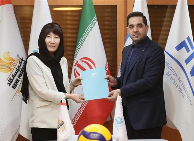 قرارداد سرمربی تیم ملی والیبال زنان ایران تمدید شد