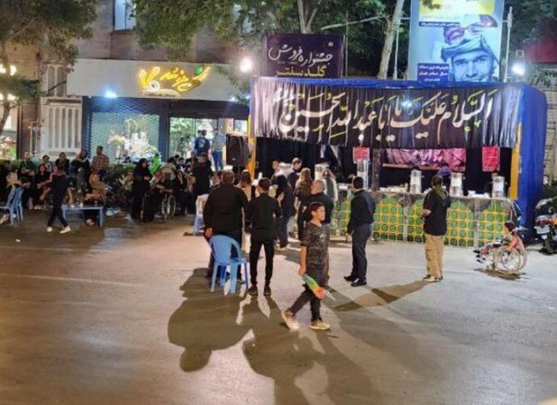 خدمت عاشقانه در میدان فردوسی؛ روایت جوانان موکب نوکران ارباب