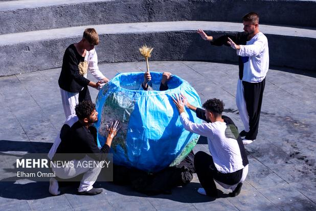محمدلو:تئاتر خیابانی،ابزاری قدرتمند برای اشاعه فرهنگ ایثار درجامعه است