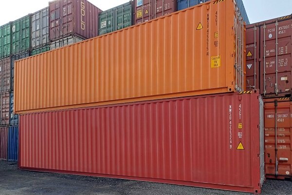 تخلیه و بارگیری ۱۵۶ هزار TEU کانتینر یخچالی در بنادر غرب هرمزگان