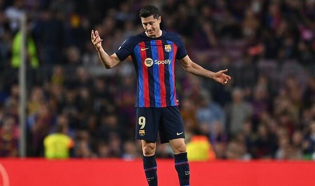 درخواست بارسلونا از لواندوفسکی: دیگر گل نزن!