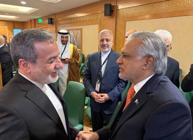 رایزنی عراقچی با وزرای خارجه پاکستان و بحرین