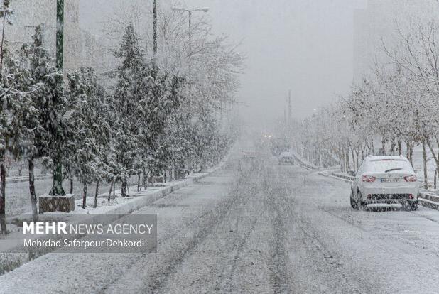 پیش‌بینی آبگرفتگی معابر و کولاک برف در جاده‌های لرستان