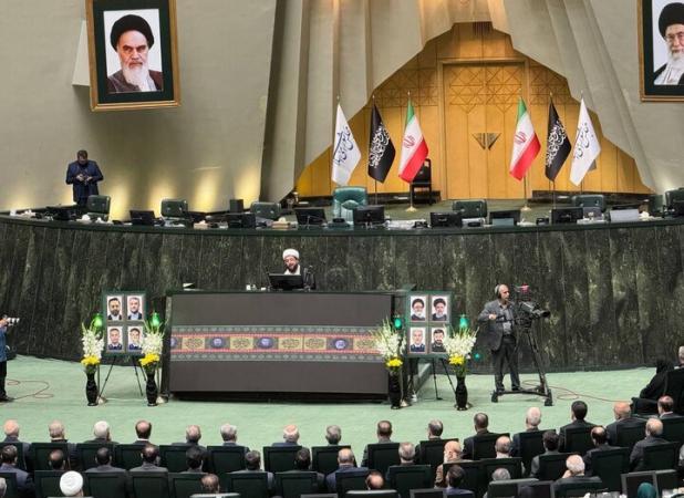 آغاز مراسم پاسداشت شهدای خدمت در صحن مجلس شورای اسلامی