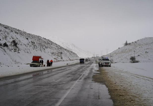 ۲۲۰۰ کیلومترباند برف‌روبی در محورهای کرمانشاه در ۲۴ ساعت گذشته