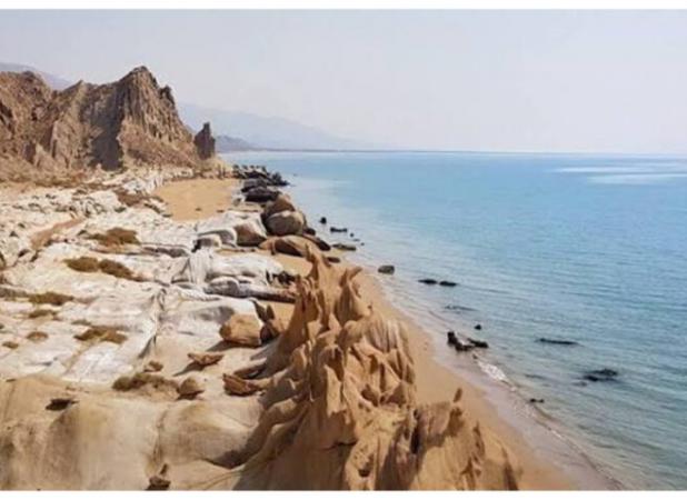 پیشروی آب شیرین باران به دریا در بندر مقام