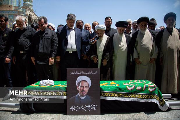 آیت الله یوسف پور تجسم مجاهدت و اخلاق بود