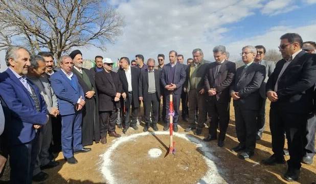 پروژه احداث نیروگاه خورشیدی ۳ مگاواتی روستای کریک آغاز شد